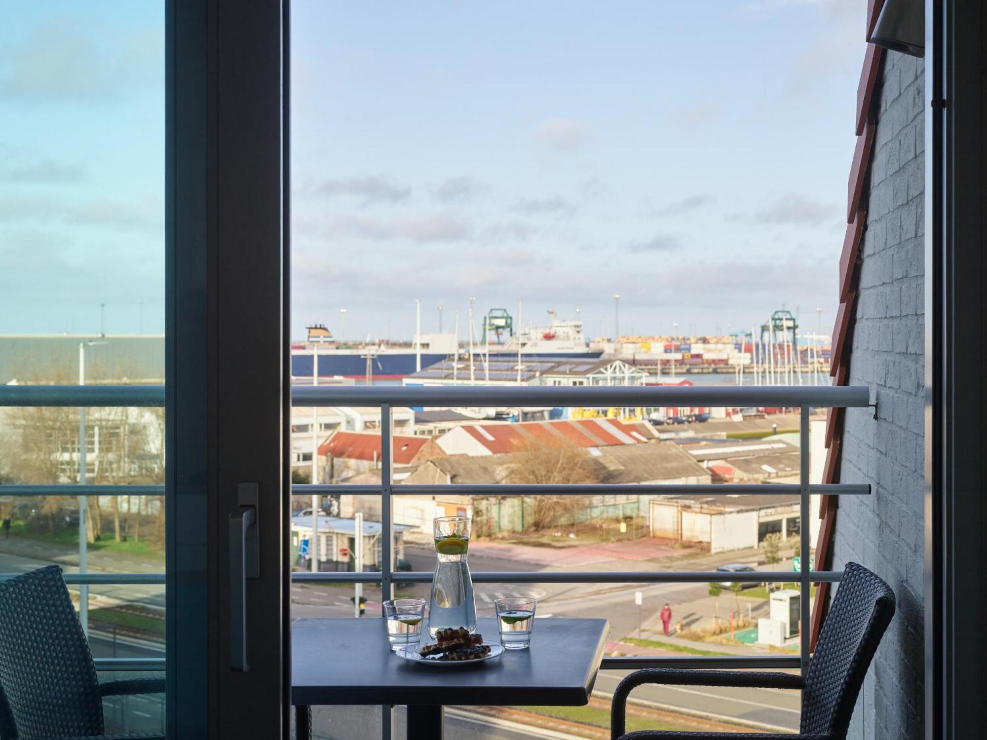 Holiday Suites Zeebrugge Экстерьер фото